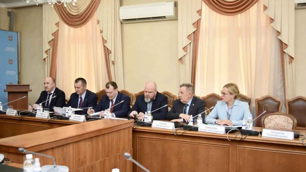 Лидер фракции Орловского облсовета назвал встречу с губернатором «шоу» и не пришёл